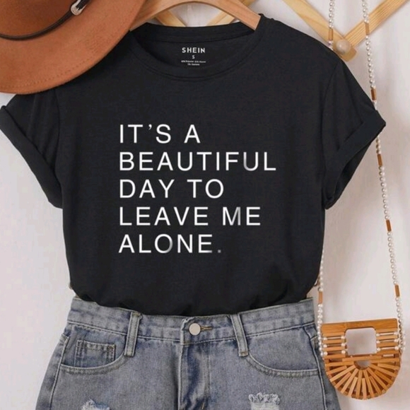 Tops - NWT Black Graphic Tee